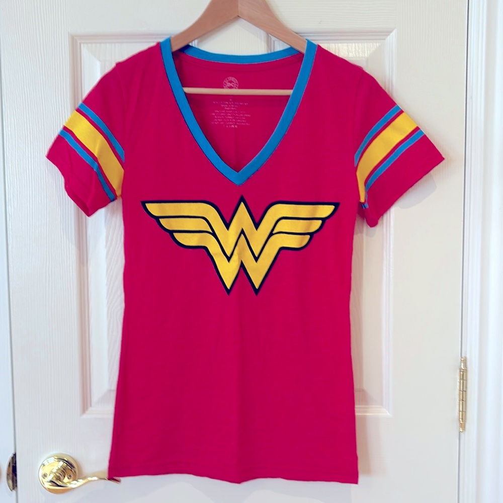 DC Comics Wonderwoman T shirt